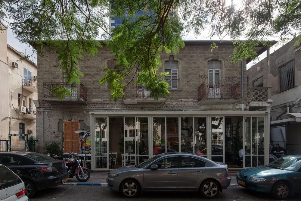 רוטשילד 12 תל אביב, הבניין ההיסטורי בעת הרכישה בשנת 1990